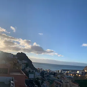 En La Gomera, Playa De Santiago, Alajero Playa de Santiago (Isla de la Gomera)
